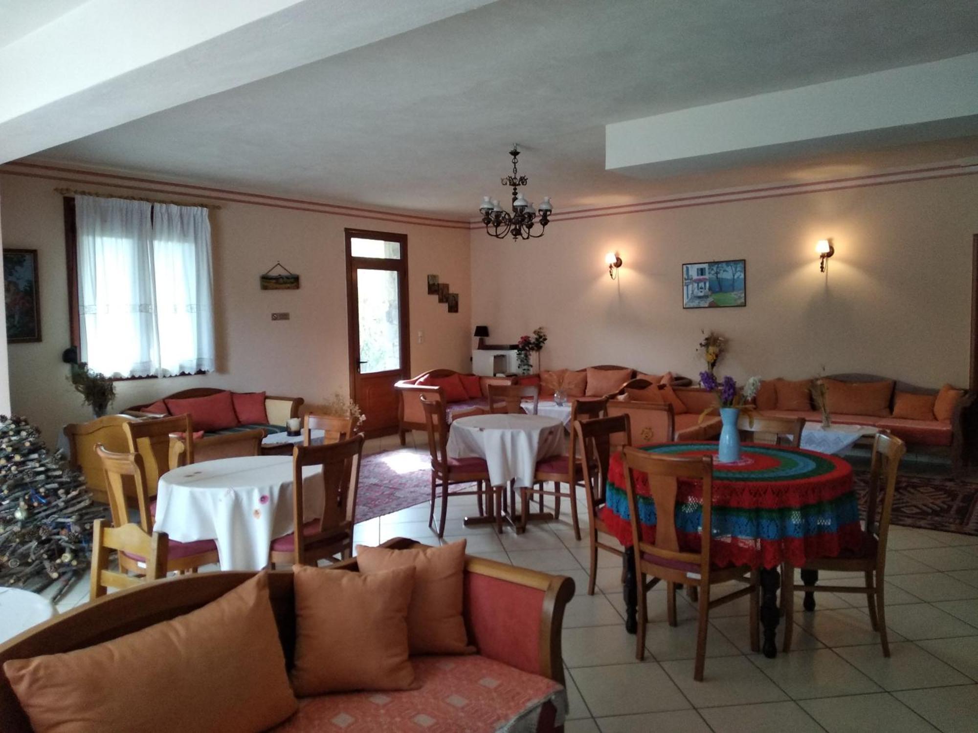 Hotel To Spiti Tis Irinis Vitina Exteriér fotografie